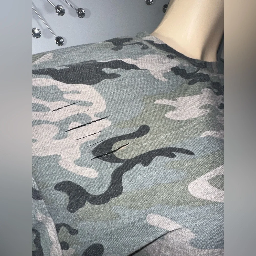 Dance & Marvel Green Camo Ripped Style Crop Top‎ - Picture 12 of 16